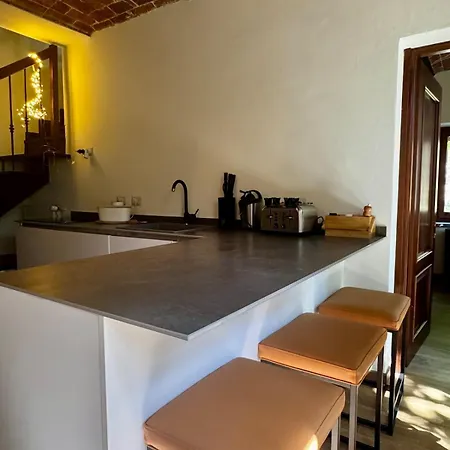בית נופש Independent With Private Courtyard - Monferrato