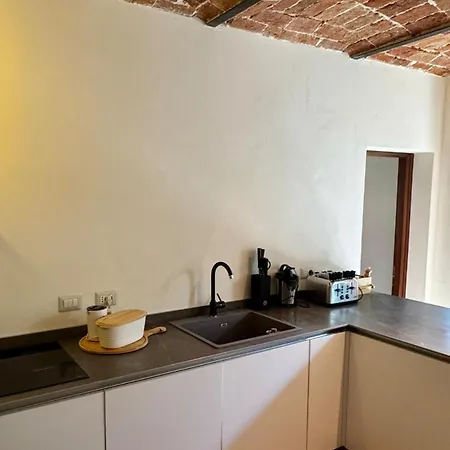 בית נופש Independent With Private Courtyard - Monferrato