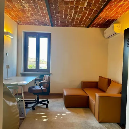בית נופש Independent With Private Courtyard - Monferrato