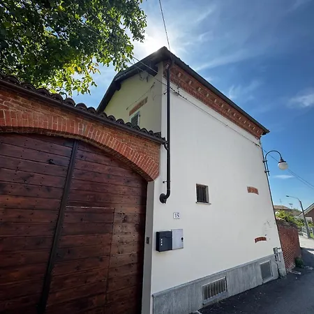 Independent With Private Courtyard - Monferrato Casa de Férias *