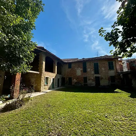 Independent With Private Courtyard - Monferrato *