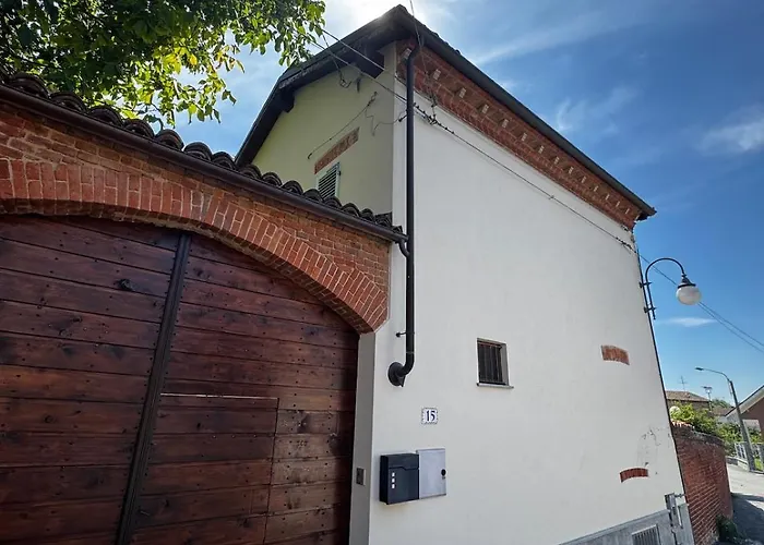 Independent With Private Courtyard - Monferrato בית נופש *
