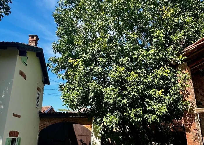 Independent With Private Courtyard - Monferrato בית נופש Montemagno (Piedmont)