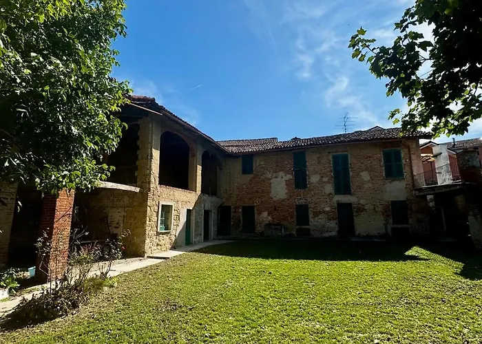 Independent With Private Courtyard - Monferrato *