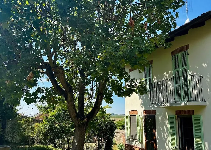 Independent With Private Courtyard - Monferrato בית נופש