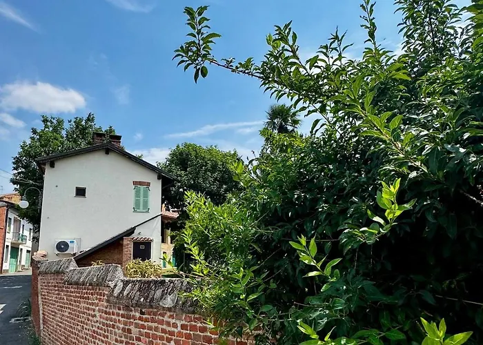 Independent With Private Courtyard - Monferrato